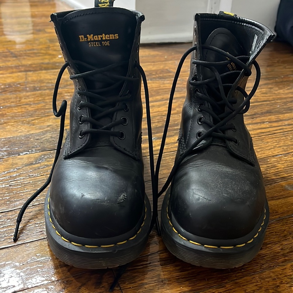 Doc martens airwair Steel toe safety shoe